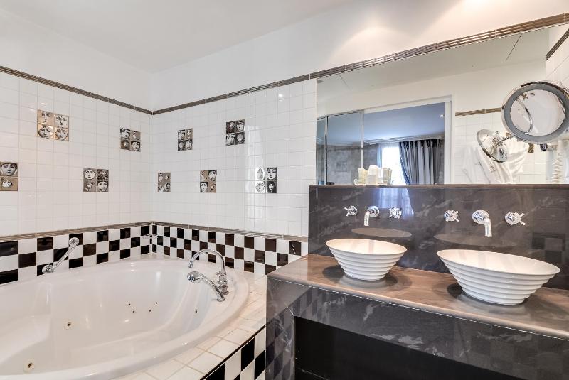 Junior Suite image 2