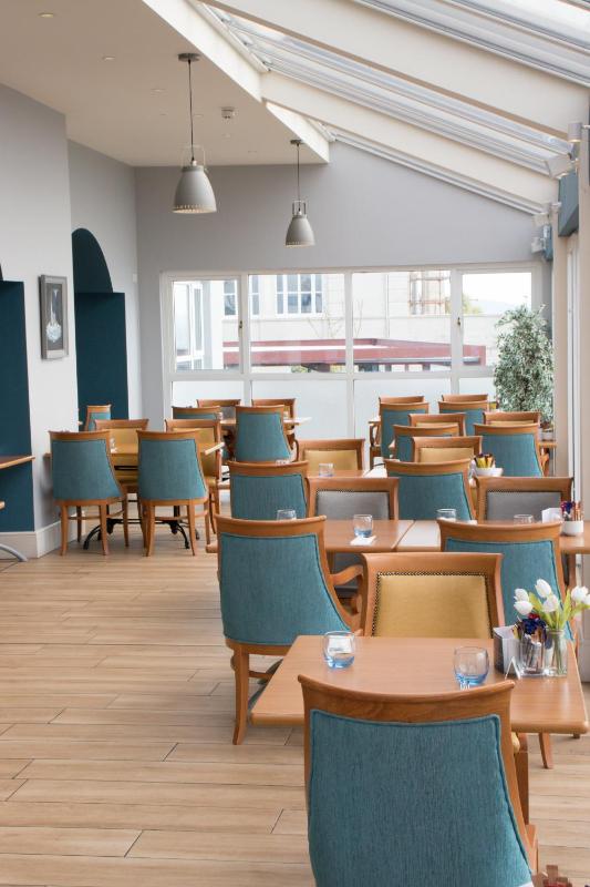 WatersEdge Hotel - image 11