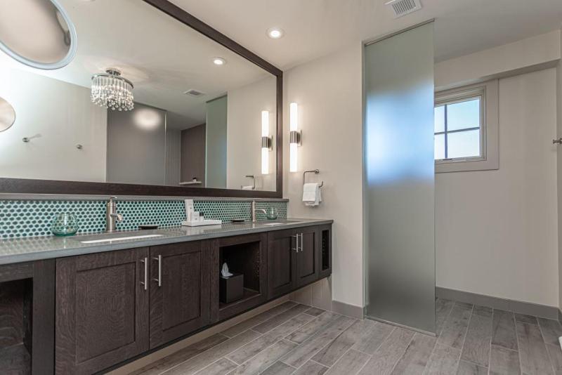 Executive Suite image 4
