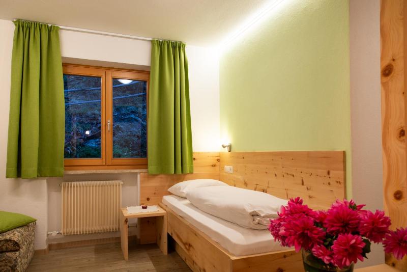 Budget Single Room image 1