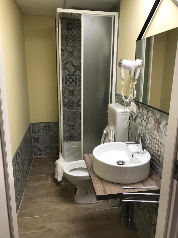 Double or Twin Room with Private Bathroom image 1