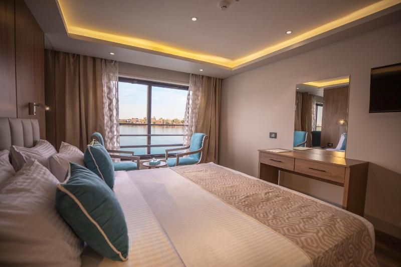 SUNRISE Semiramis II Cruise - image 8
