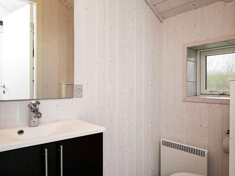 Three-Bedroom Holiday Home  image 4