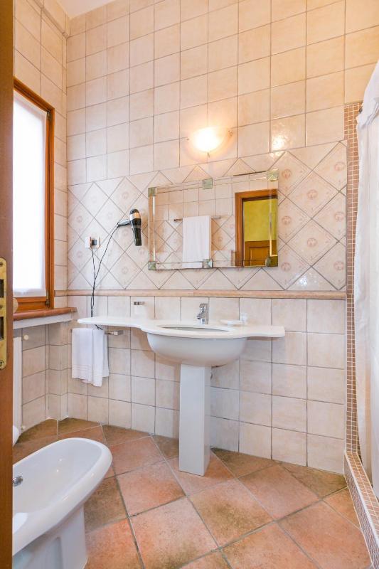 Standard Double or Twin Room image 1