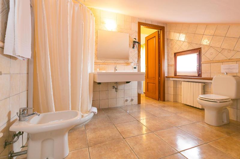 Superior Double or Twin Room image 2