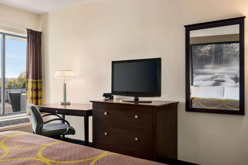 Standard King Room - Non-Smoking  image 2