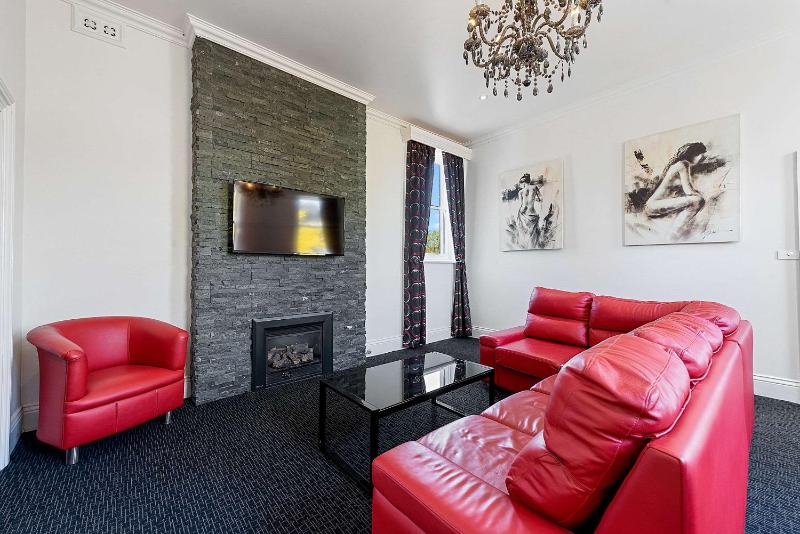 King Penthouse with Sofa Bed - Non-Smoking