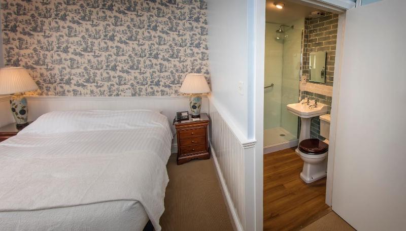 Superior Single Room image 4