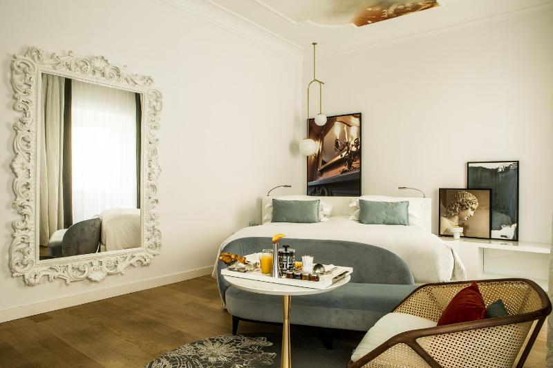 Luxury Double Room image 3
