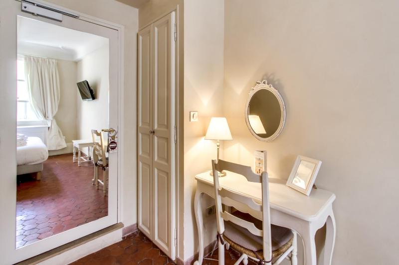 Double Room Zola (first floor) image 4