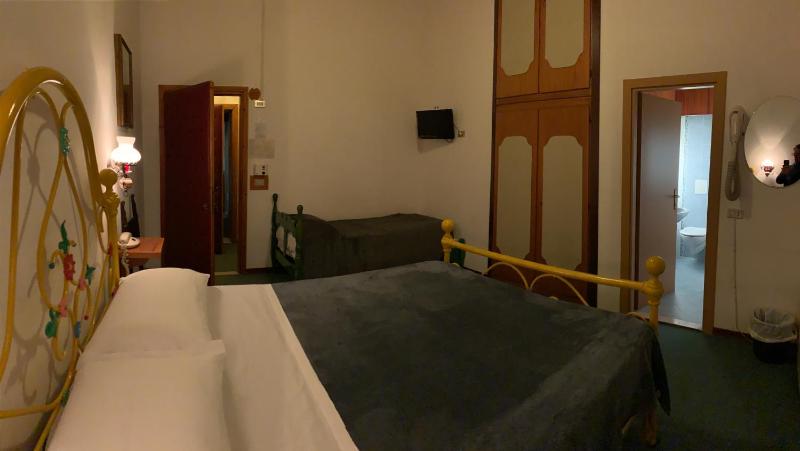 Triple Room image 4