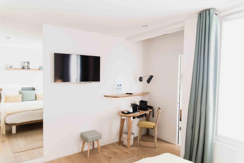 Standard Double Room image 2