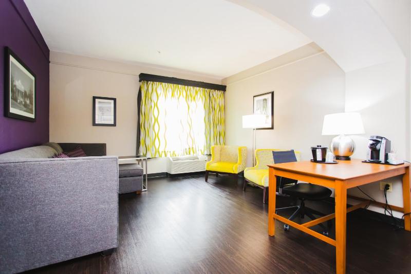 Executive King Suite image 4