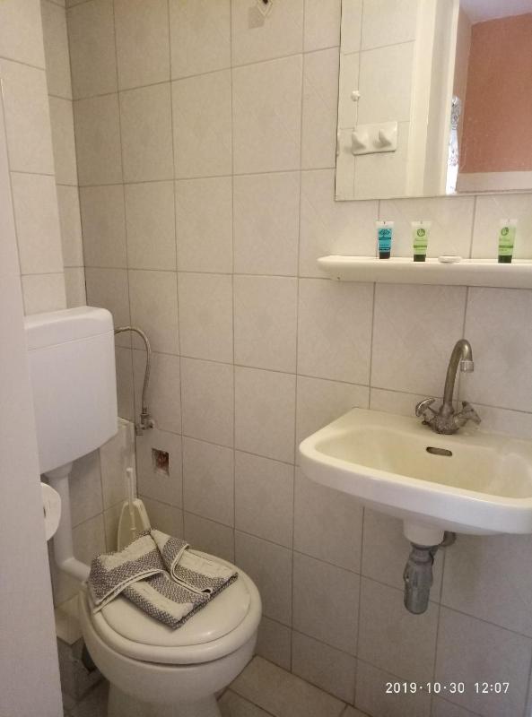 Single Room image 2