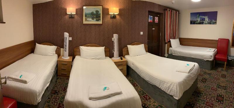Quadruple Room image 1