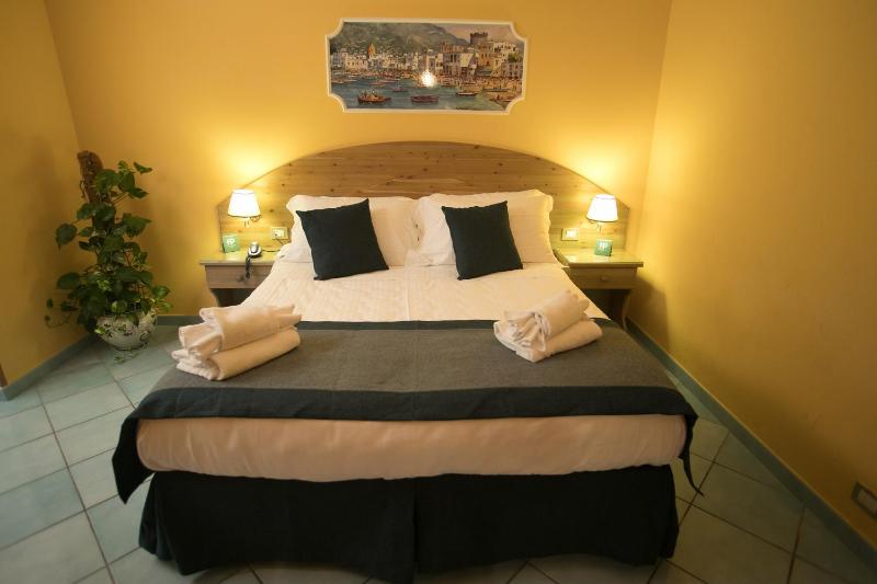 Double Room image 2