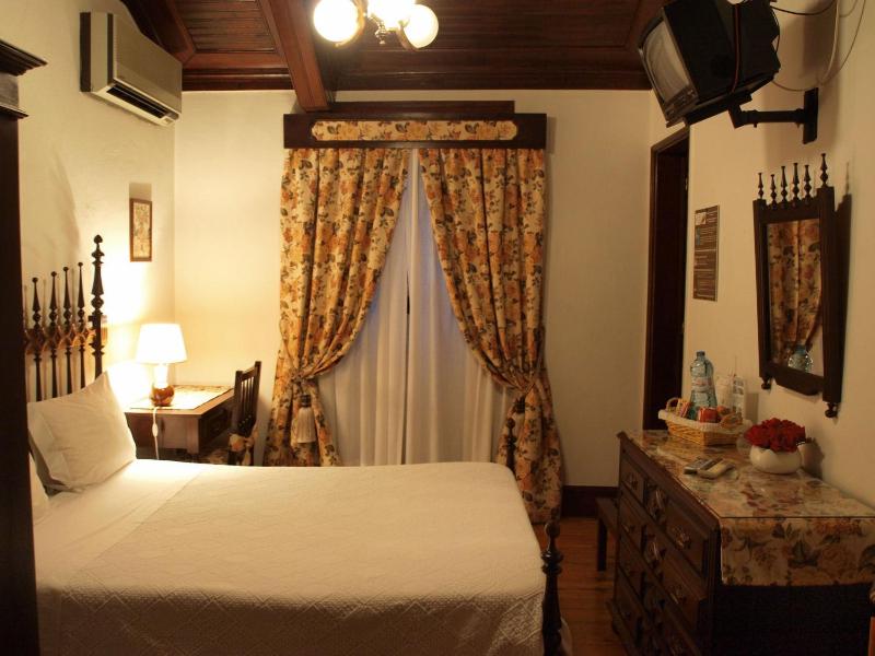 Standard Double Room image 4