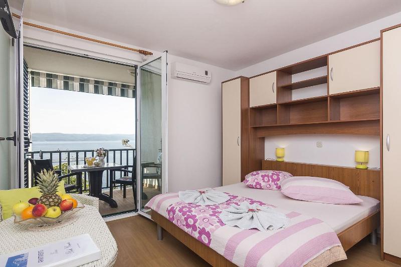 Studio Apartment 5  image 3