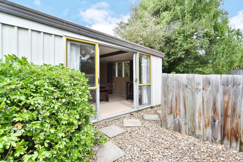 Racecourse Villa - Classic 1935 Charm & Space - image 7