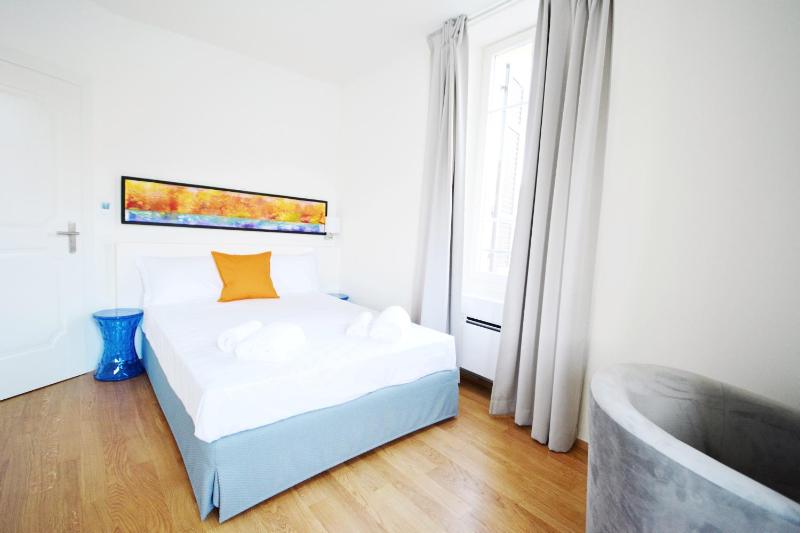 Lac Hotel - image 12