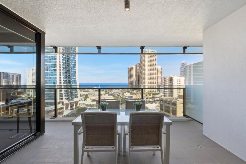 Circle on Cavill - Hosted by Gold Coast Luxury Resorts - image 11