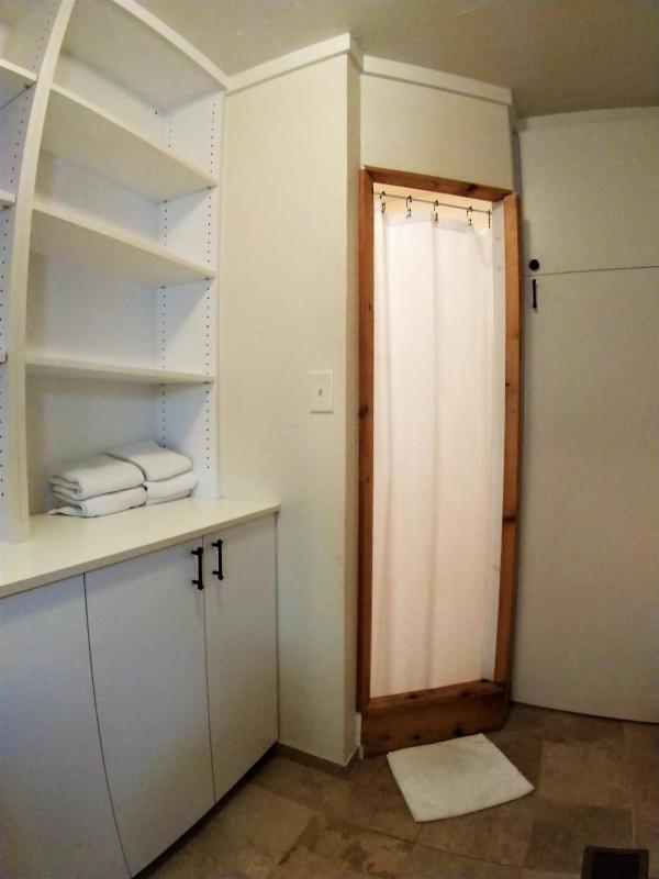 Quadruple Room with Shared Bathroom image 3