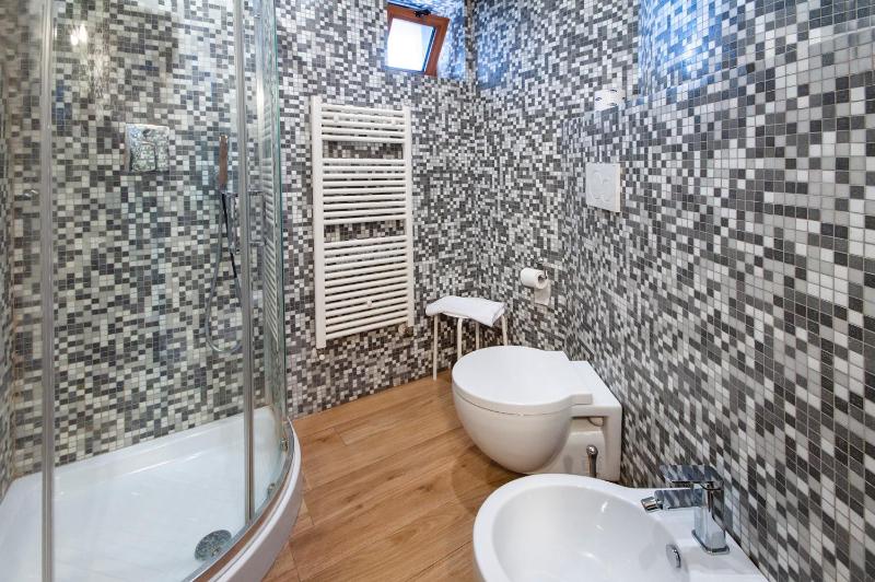Single Room with Balcony image 2