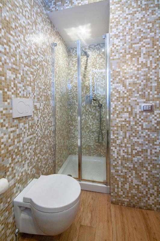 Double or Twin Room with Balcony image 4