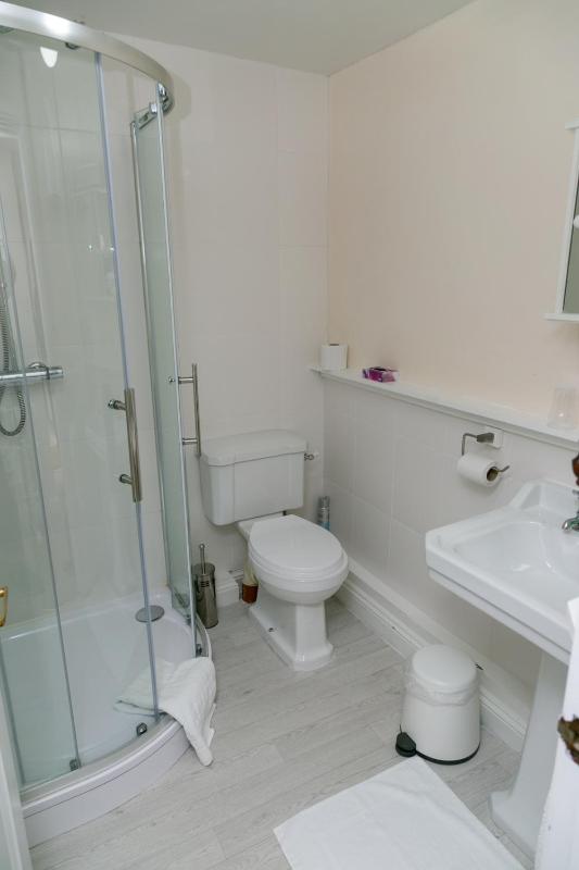Deluxe Double Room with Shower image 1