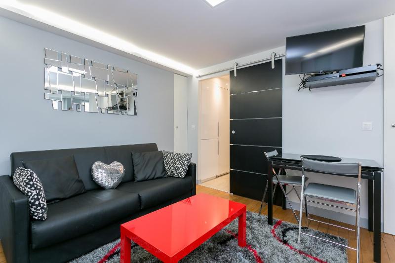 Standard Apartment image 3