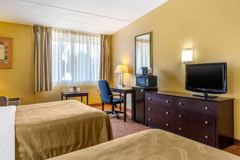 Double Room with Two Double Beds - Non-Smoking image 4