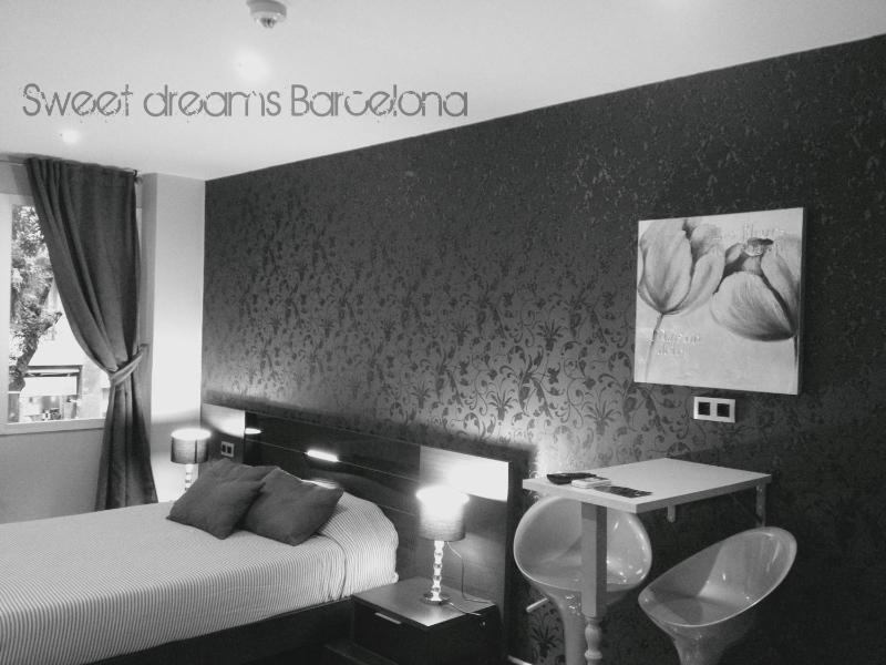 Family or Triple Room with Private Bathroom image 2
