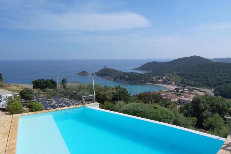 Apartment with Sea View image 1