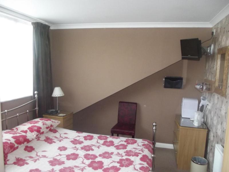 Double Room image 4