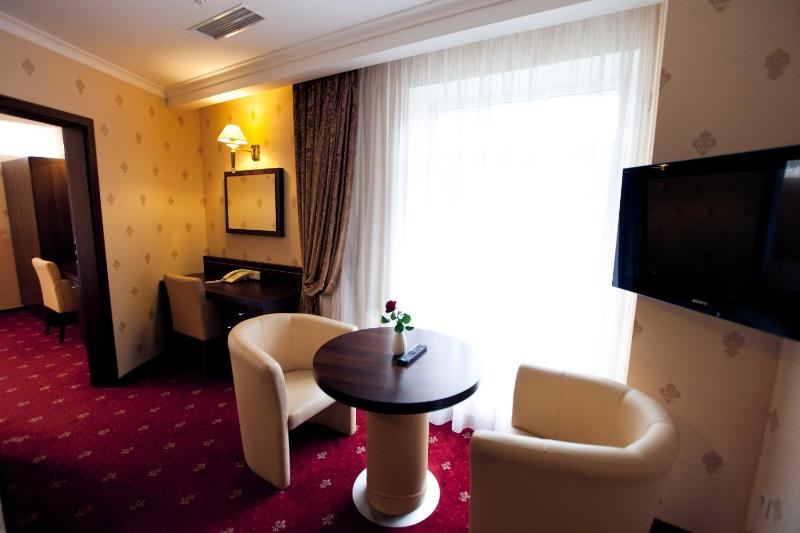 Superior Suite image 2
