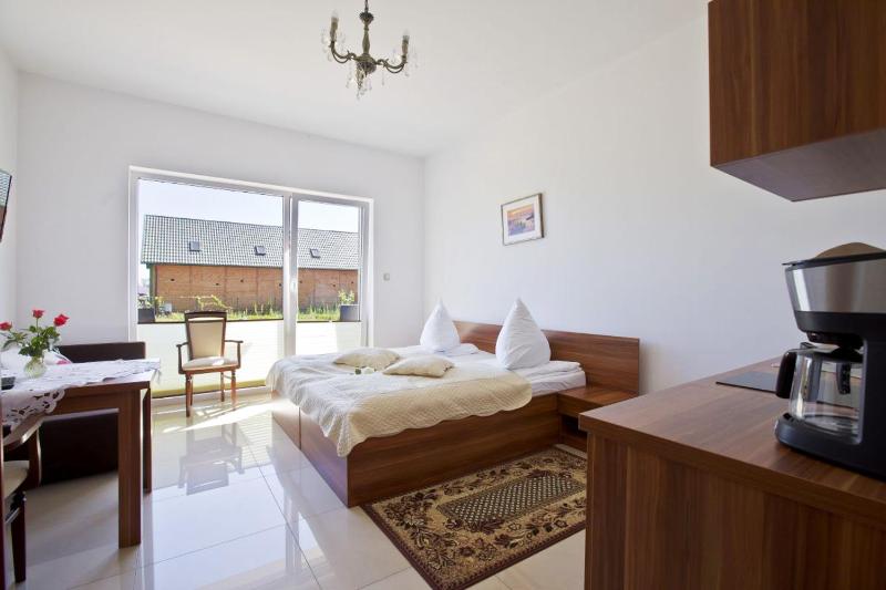 Standard Triple Room image 4