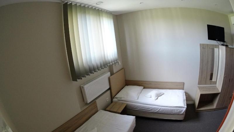 Double or Twin Room image 4