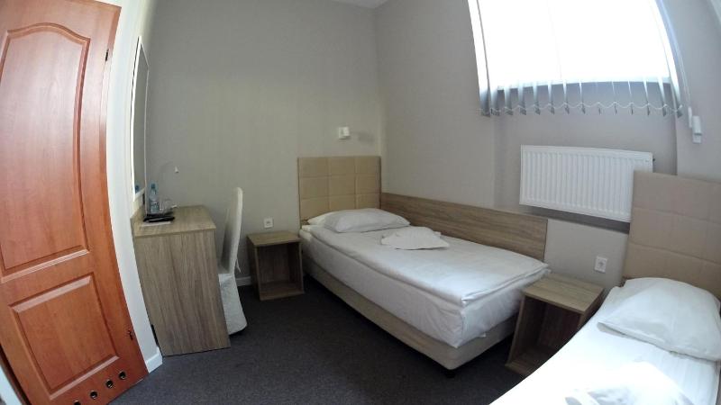 Double or Twin Room image 3