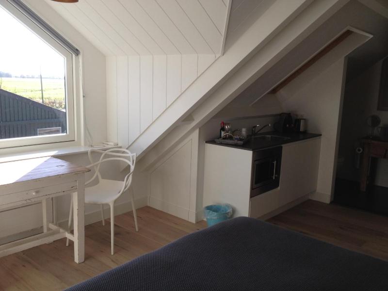 Standard Double Room image 2