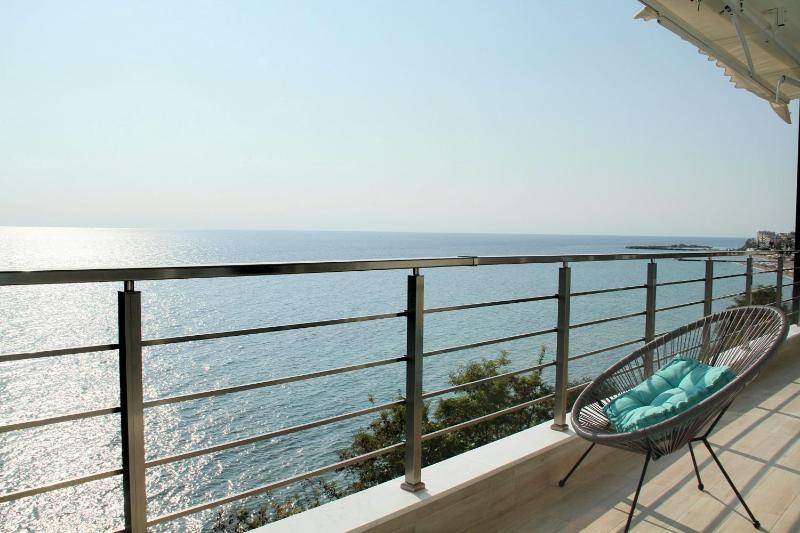 Apartment with Sea View image 3