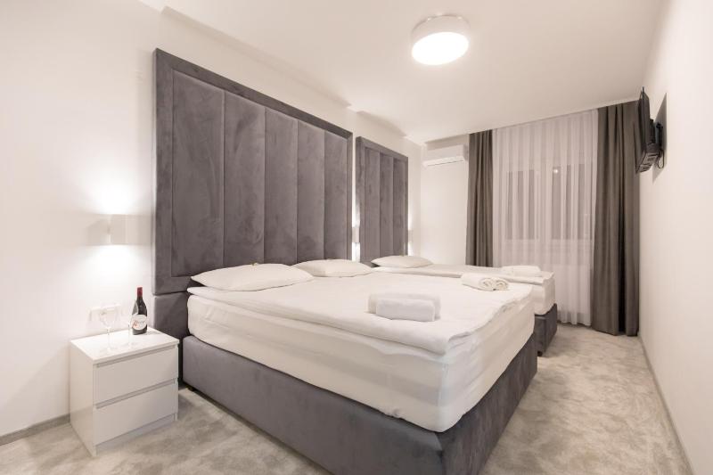 Deluxe Triple Room image 2