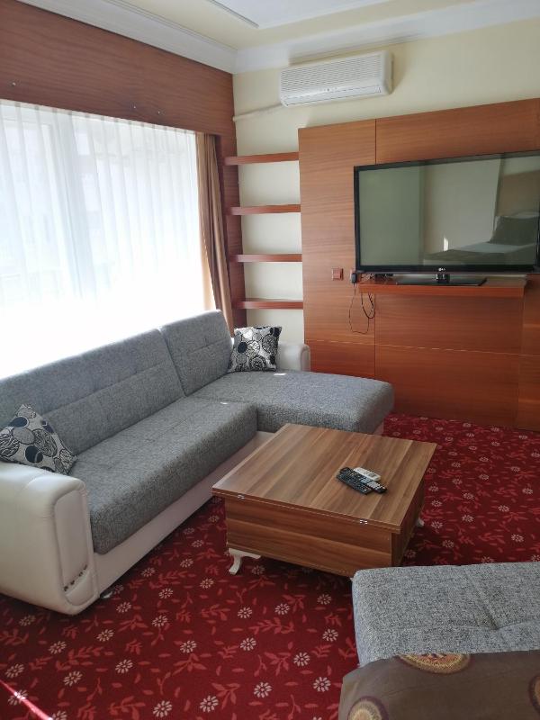 Deluxe King Room image 3