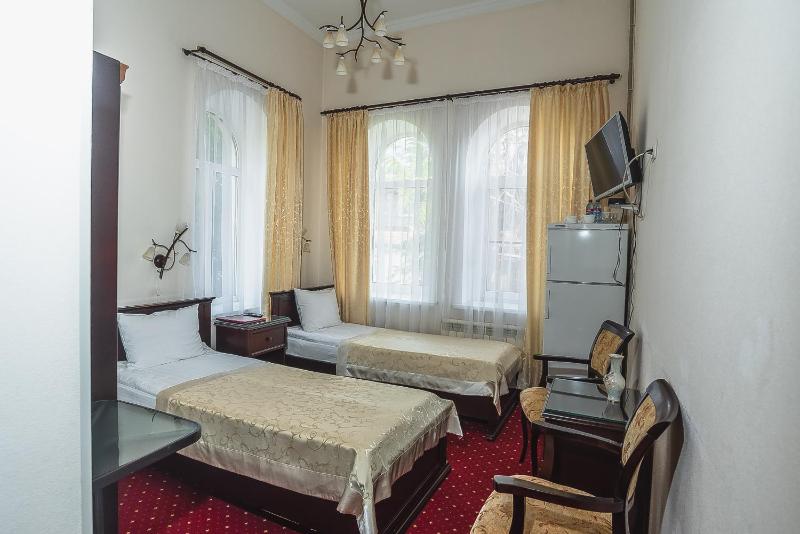 Standard Double or Twin Room image 3