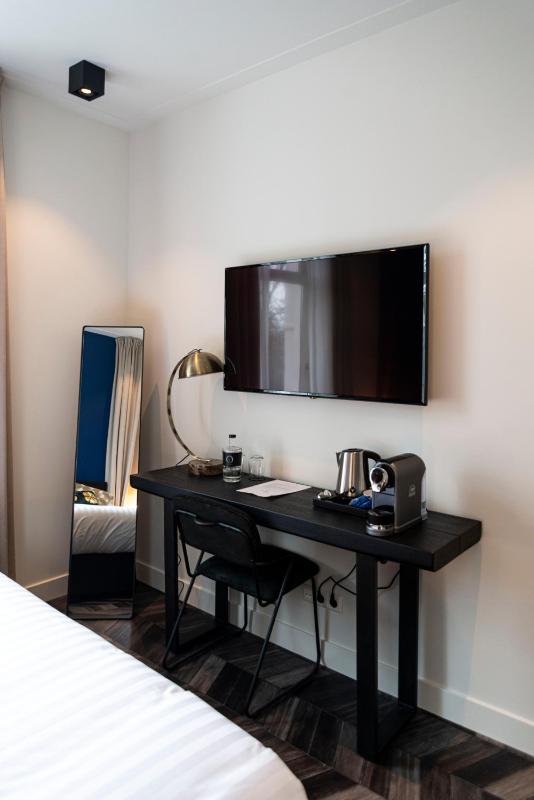 Deluxe Double Room image 4