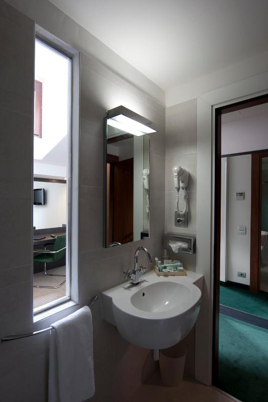 Single Room image 1