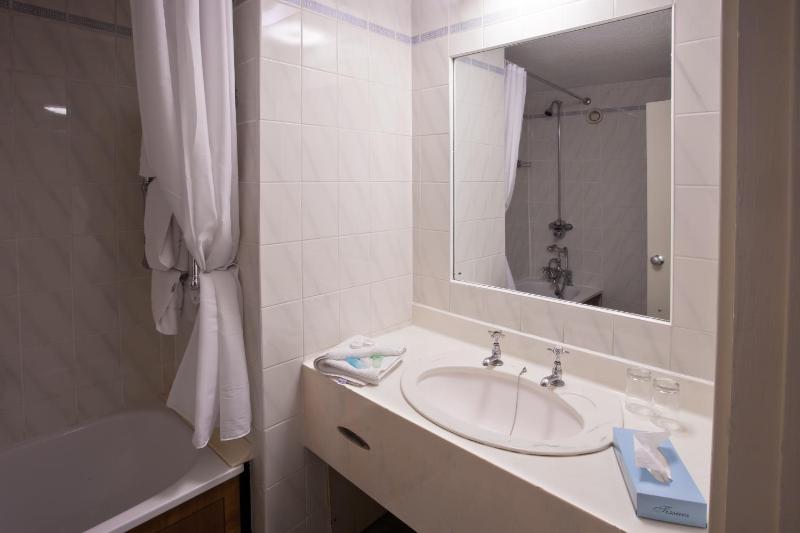 Single Room image 3