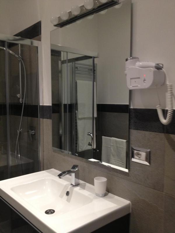Double Room image 4