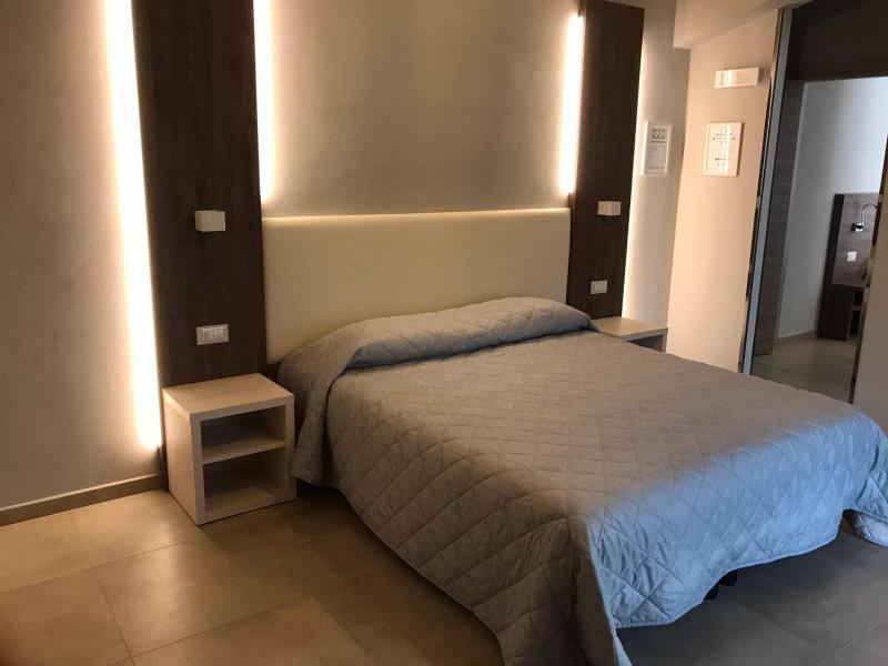 Double Room image 2