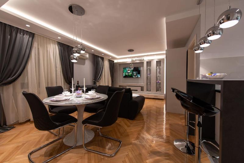 One-Bedroom Apartment image 1