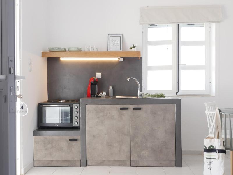 One-Bedroom Apartment image 3